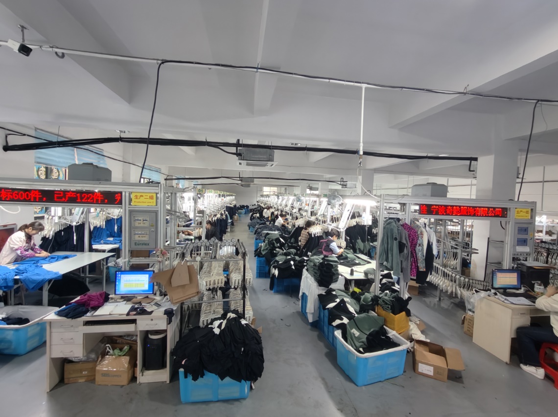 पुनर्चक्रित कपड़े, वास्तविक प्रदर्शन: हरित खेल उद्योग की ओर QIYI का कदम